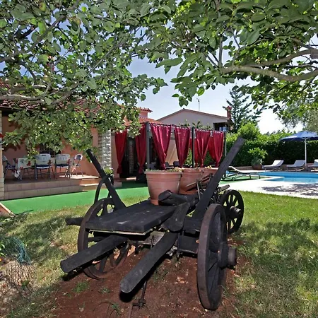 Mirna アパート *