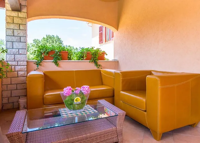 Mirna Apartamento Pula