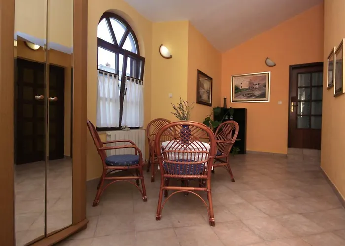 Mirna Apartamento Pula
