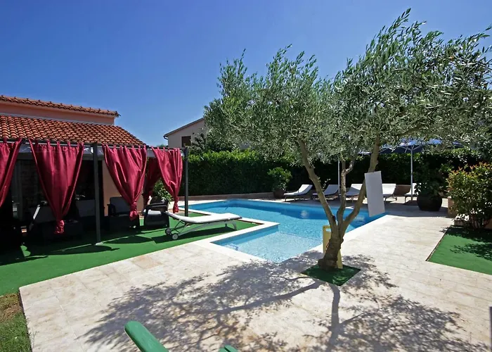 Apartment Mirna Pula